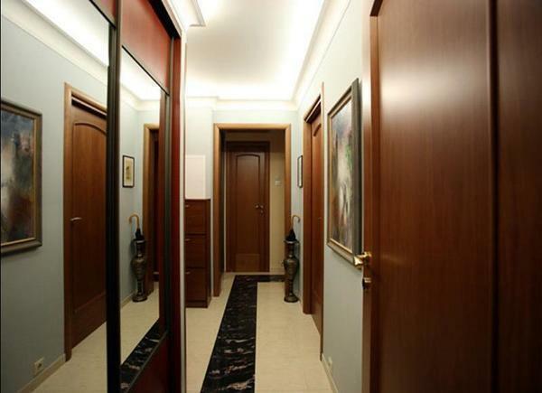 En smal korridor: design og foto, ideen i 2017, opp til 35 cm i den flate, hvite møbler 30 cm dyp, 40 cm liten interiør