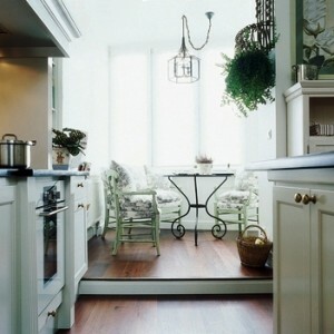 Ev mutfakta Onarım seçenekleri: mutfak imkanları ile tam oturma odası