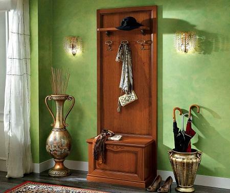 Accessories for the hallway can be found in specialized stores or look for original items on the market