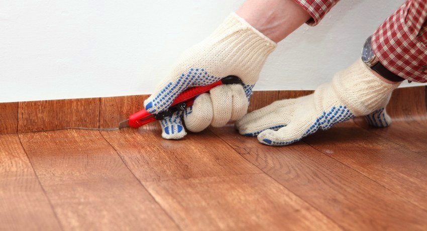 Jak položit linoleum: vysekávání pravidla a pokládání podlahy