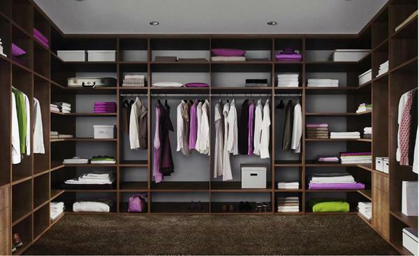 In each wardrobe there are basic components, and which of them you choose - decide on your own