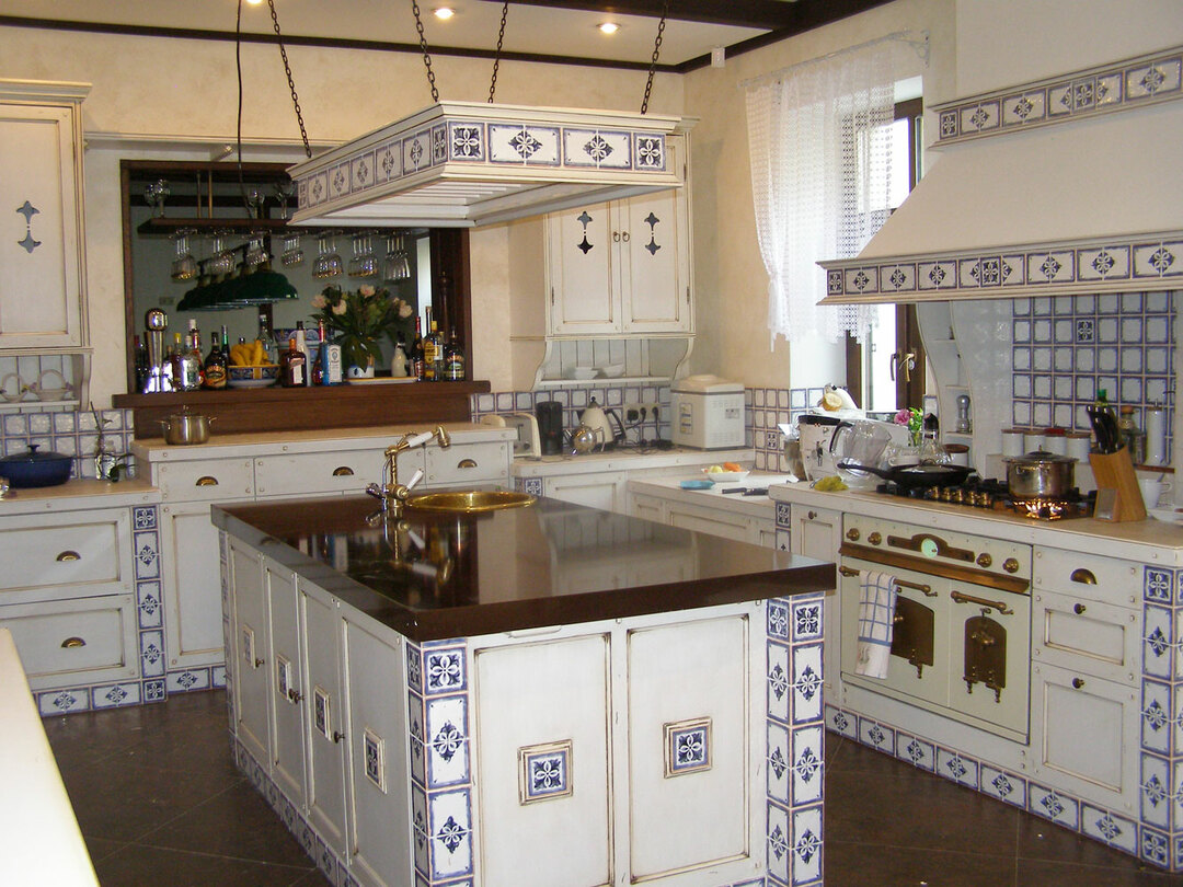 Kitchen design in the style of Provence: feel the warmth and tranquility