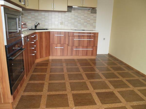 Moderne gulv i kjøkken design kombinert, baseboard, farge, svart og hvit, mørk grå og wenge