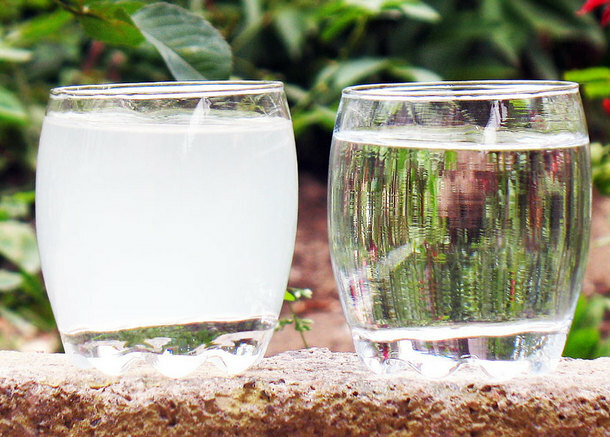 Cum să curățați apa de var dintr-o fântână și o fântână