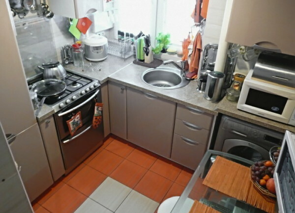 Renovated kitchen 6 sq m: video instruction on registration of their hands, and photos