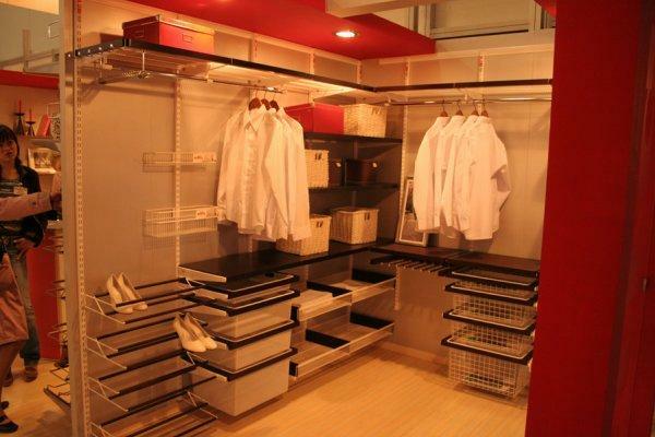 Garderoba, które są zbierane przez ręce, używać bardziej wygodny i praktyczny