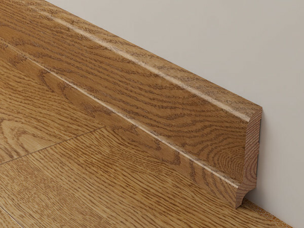 Wooden skirting boards are ideally combined with a shell made of natural wood