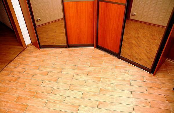 disegno del pavimento nel corridoio: opzioni anticamera, è meglio mettere pavimenti, decorazione foto