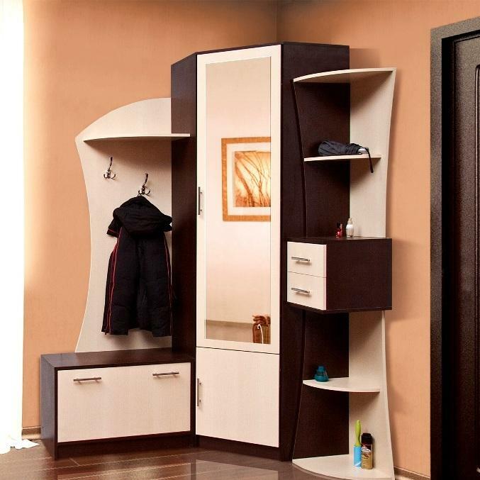 sali de colț în hol de dimensiuni mici: fotografie mici, dimensiunea și design pentru apartamente, mici și mini