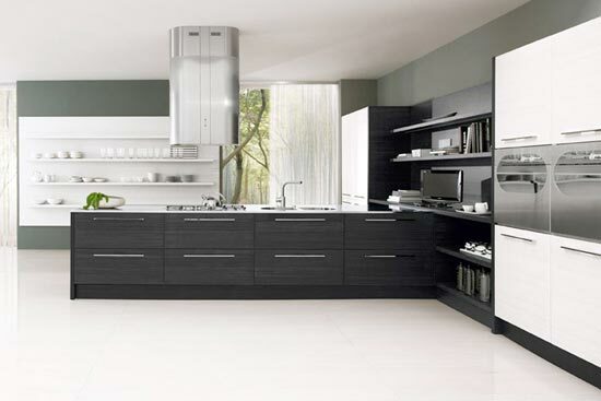 Schwarz-Weiß-Küche Interieur