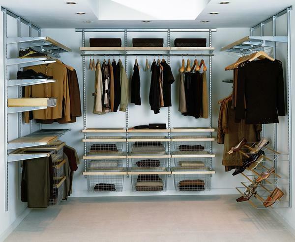 Garderobeskap garderober: room foto, hjørne hyller for design, plassering av møbler i gangen, som er bedre