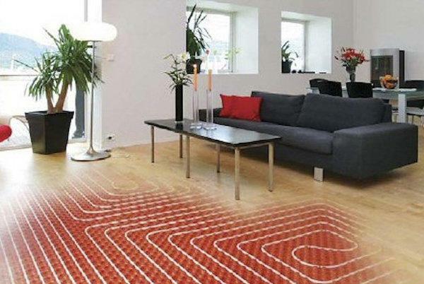 V případě, že instalace systému, a kryt je vyroben správně, sálavé podlahové vytápění na linoleum - skvělá volba pro domácí