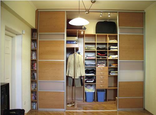 Built-in wardrobe is the most modern and best option for storing clothes and shoes