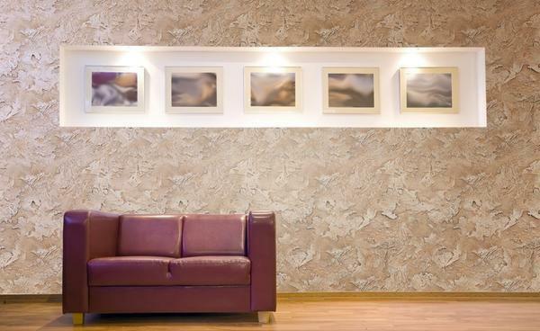 Dekorative puds - et miljøvenligt materiale, der svarer til belægningen af ​​væggene med tapet
