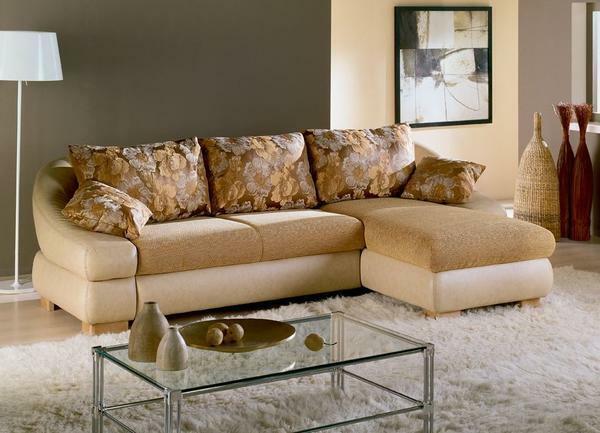 Membuat interior ruang tamu halus dan modern Anda dapat menggunakan indah sudut kulit lembut
