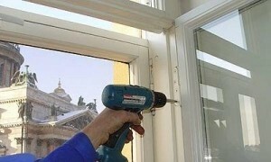 Reparation av plastfönster med sina händer: reparera gamla fönster och tillbehör