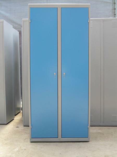 To date, quite popular are metal wardrobes, which are able to originally complement the interior
