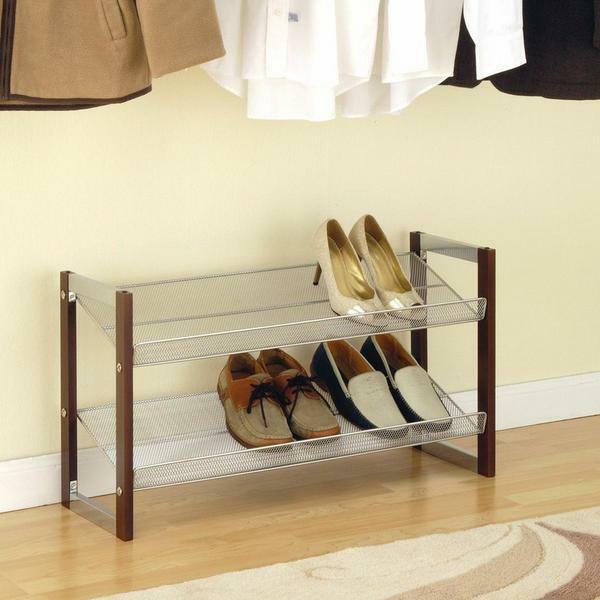 Dla łatwego przechowywania stojak na buty powinny być stosowane