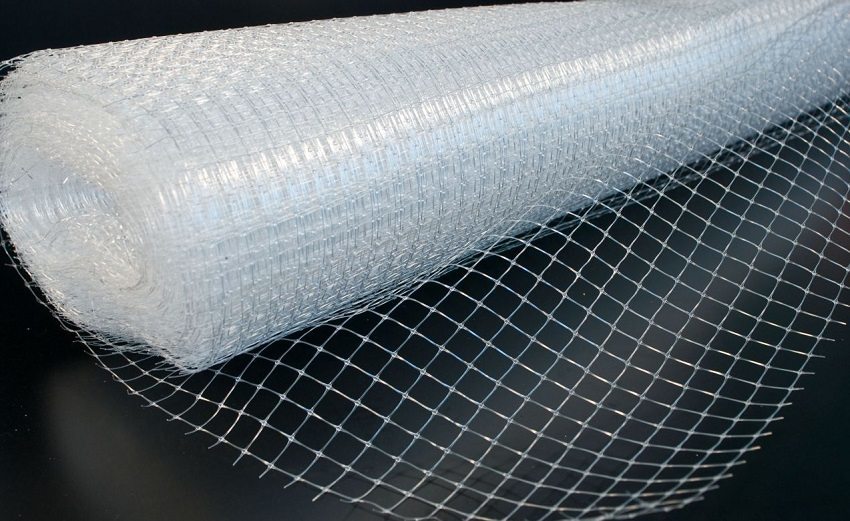 Polymer mesh resistant to chemical attack, which is very important in the case of a finishing solution with an alkaline medium