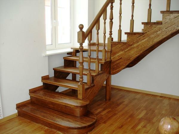Si la maison a des enfants petits, les escaliers doivent être équipés d