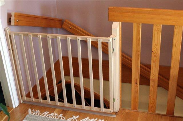 barrière de sécurité pour les enfants dans les escaliers: protection Ikea clôture bébé bébé, porte et la cloison
