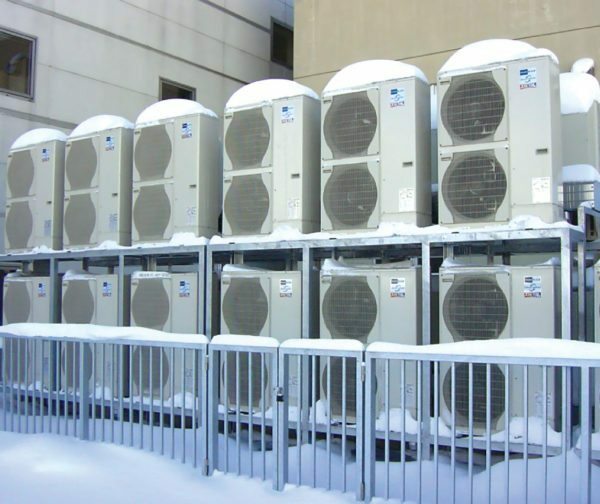 In Crimea, con il suo clima caldo, inverter condizionatore viene utilizzato per il riscaldamento di negozi e centri commerciali.