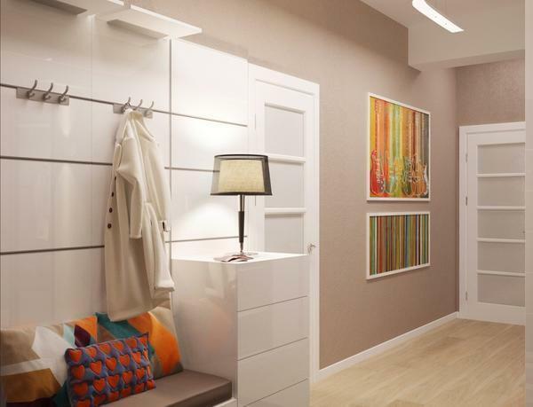 Stijlvol meubilair heldere kleuren perfect aanvulling op het interieur corridor