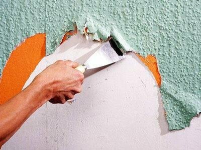 Glue non-woven wallpaper: the video - how to stick to the ceiling
