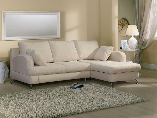 Sofa di ruang tamu: foto ke kamar, kulit untuk rekreasi, Ukraina furnitur dan desain